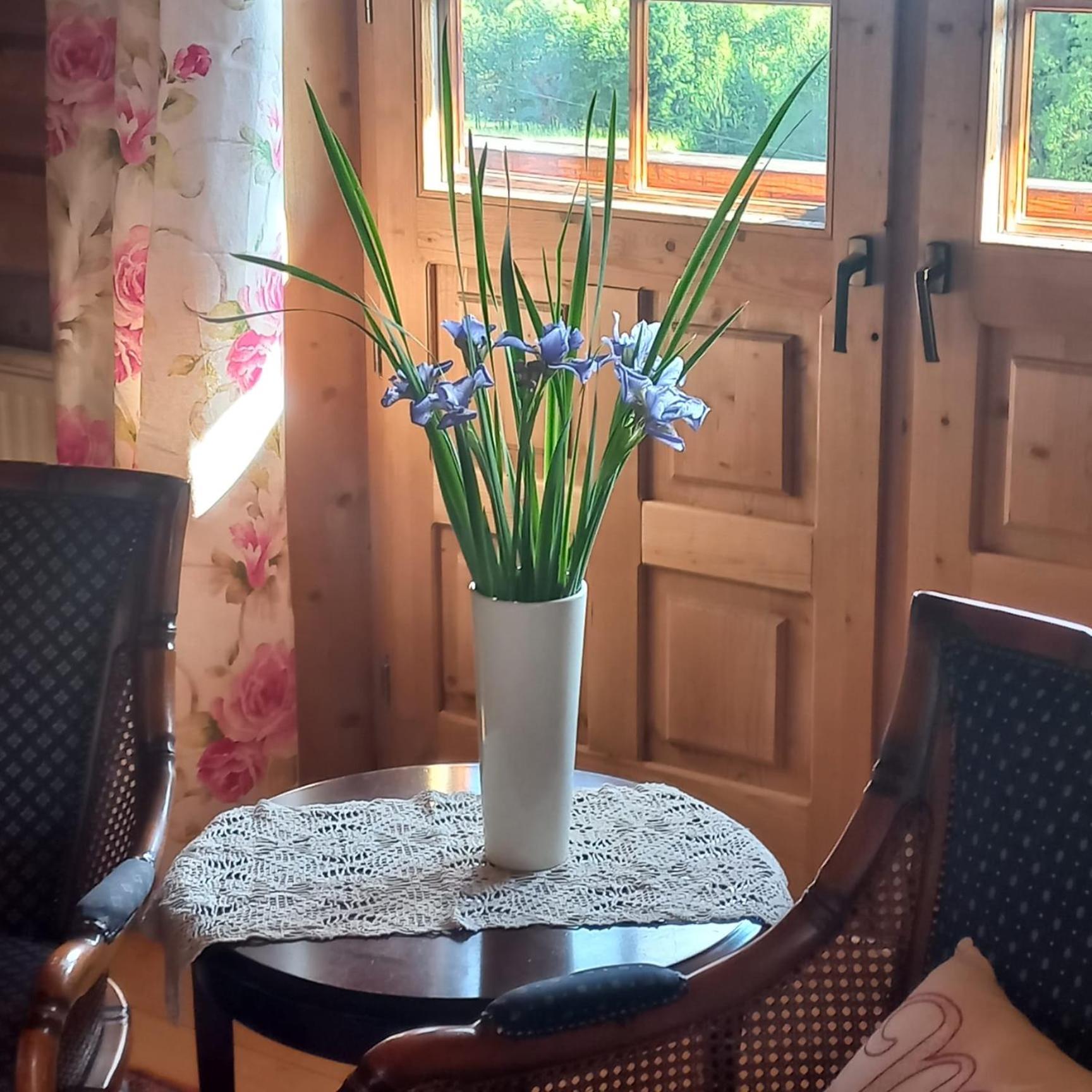 Mizerna Lily Garden B&B 객실 사진