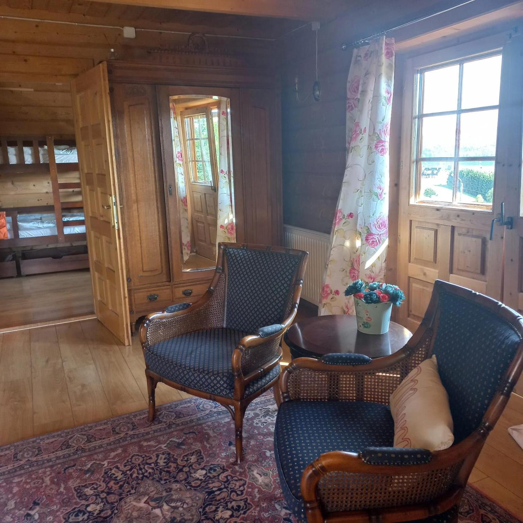 Mizerna Lily Garden B&B 객실 사진